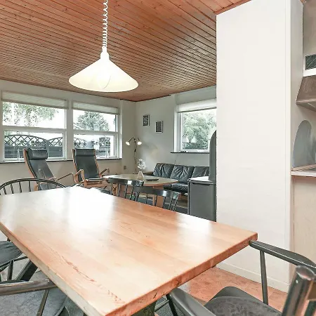 Holiday Xviii Holiday home Hals
